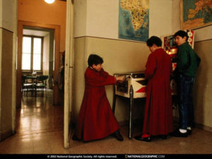 altar-boys-Vatican-sw